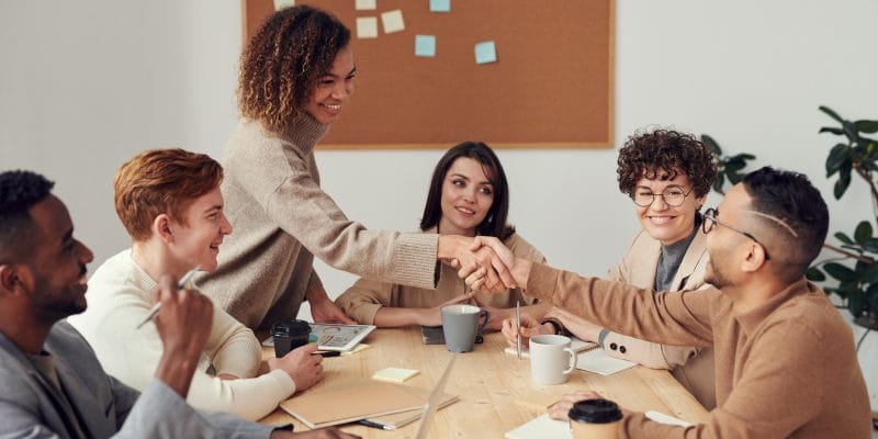 How To Become An Influencer: 9 Steps To Follow To Become An Online Power Influencer How to Become An Influencer: 9 Steps to Follow to Becoming A Power online Influencer