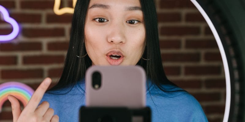 How To Become An Influencer: 9 Steps To Follow To Become An Online Power Influencer How to Become An Influencer: 9 Steps to Follow to Becoming A Power online Influencer